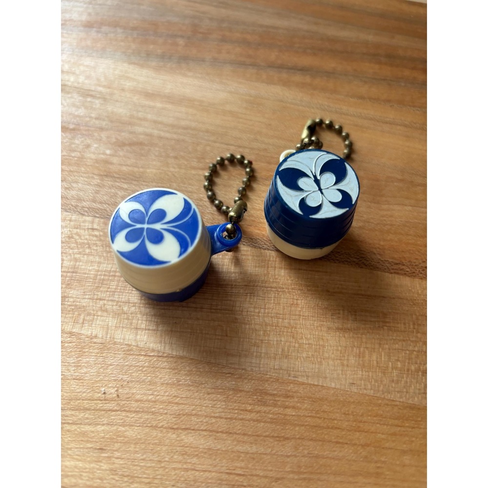 2 Vintage Coin Dispenser holder keychains blue and white plastic good condition